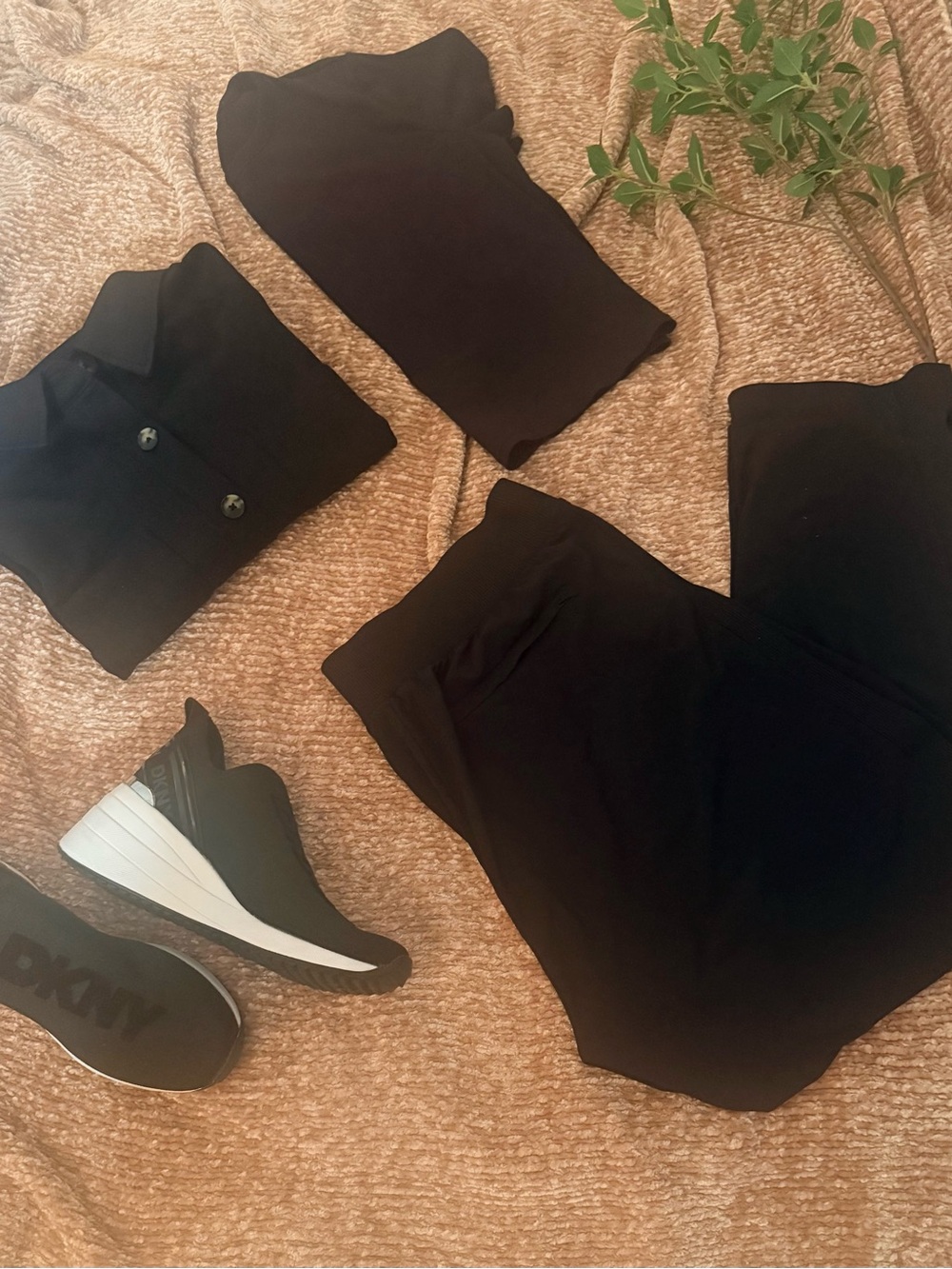 🖤 All-Black Athleta Outfit Bundle | Top + Pants | Chic Athleisure Look